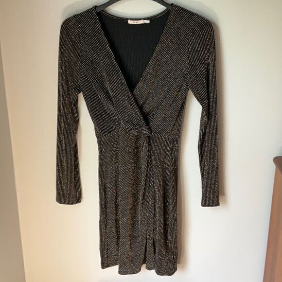 Francesca’s Glitter Mi Ami Knot Waist Long Sleeve Dress, Medium. Black Silver - Picture 2 of 12